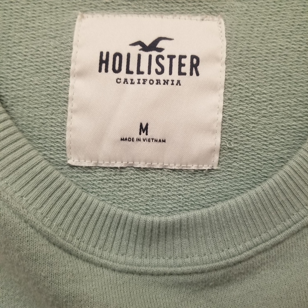 Hollister Cozy Top Bundle - Picture 9 of 10